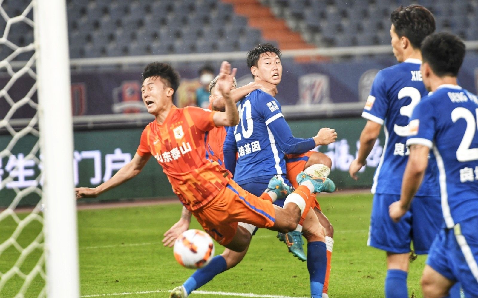 跟队记者：VAR竟然认为米兰对阵帕尔马时的点球是萨56的犯规