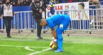 麦克阿瑟vs墨尔本胜利首发：卡塞雷斯领衔！杜兰、杰拉西奇在列