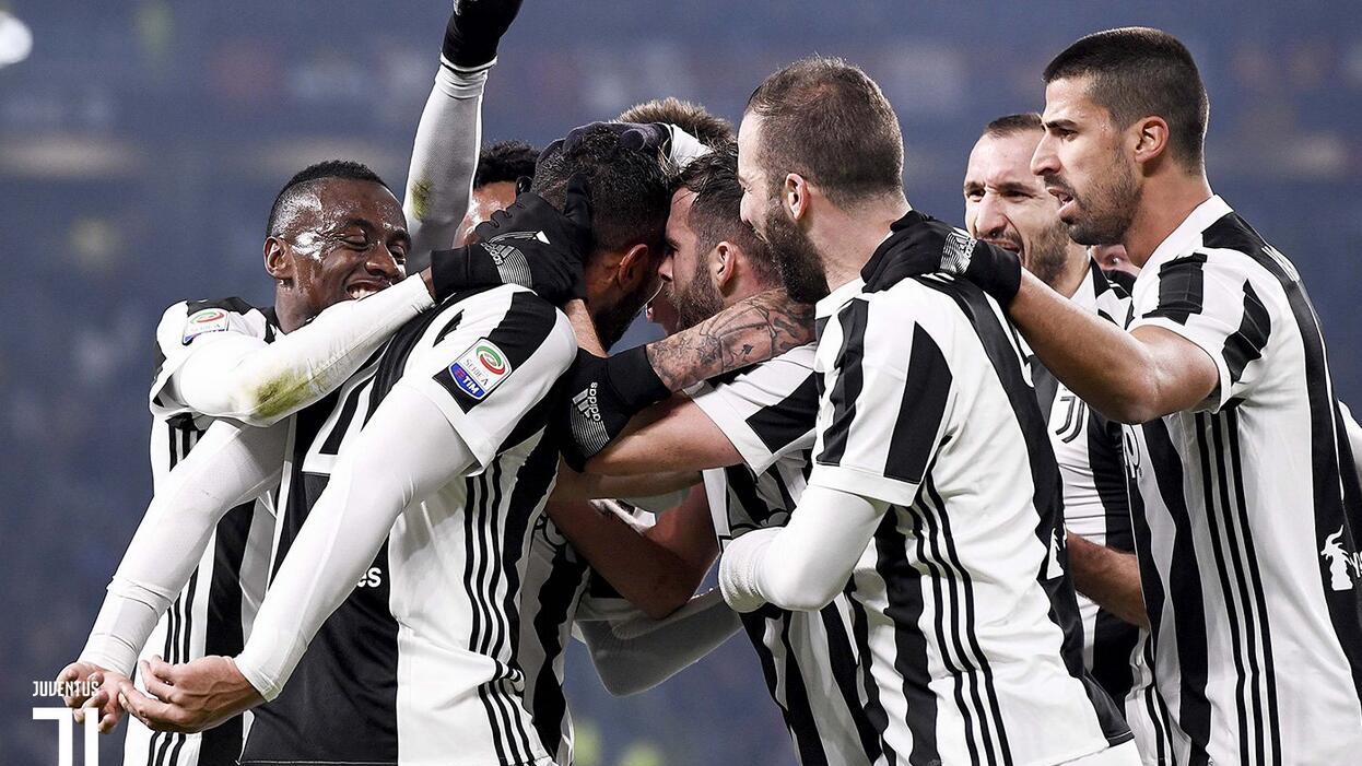 老队友见面，埃泽和奥利塞赛后交换了球衣