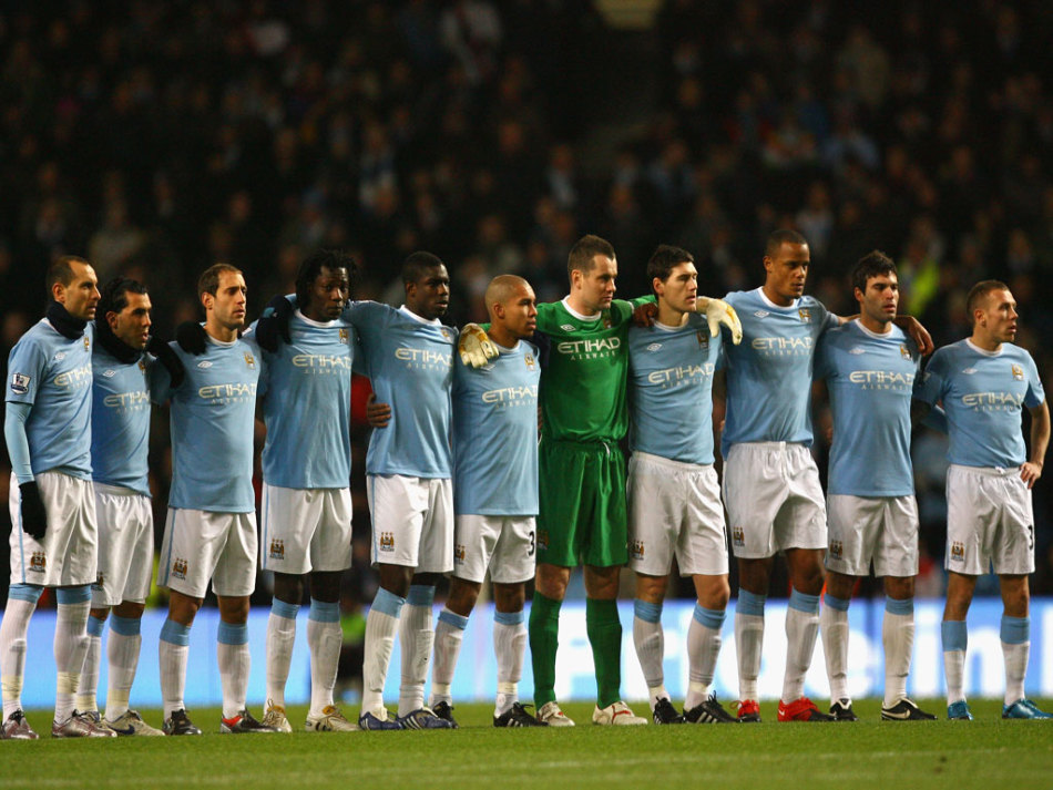 半场：奥格斯堡2-0勒沃库森，吉安努利斯传射，安东-卡德破门