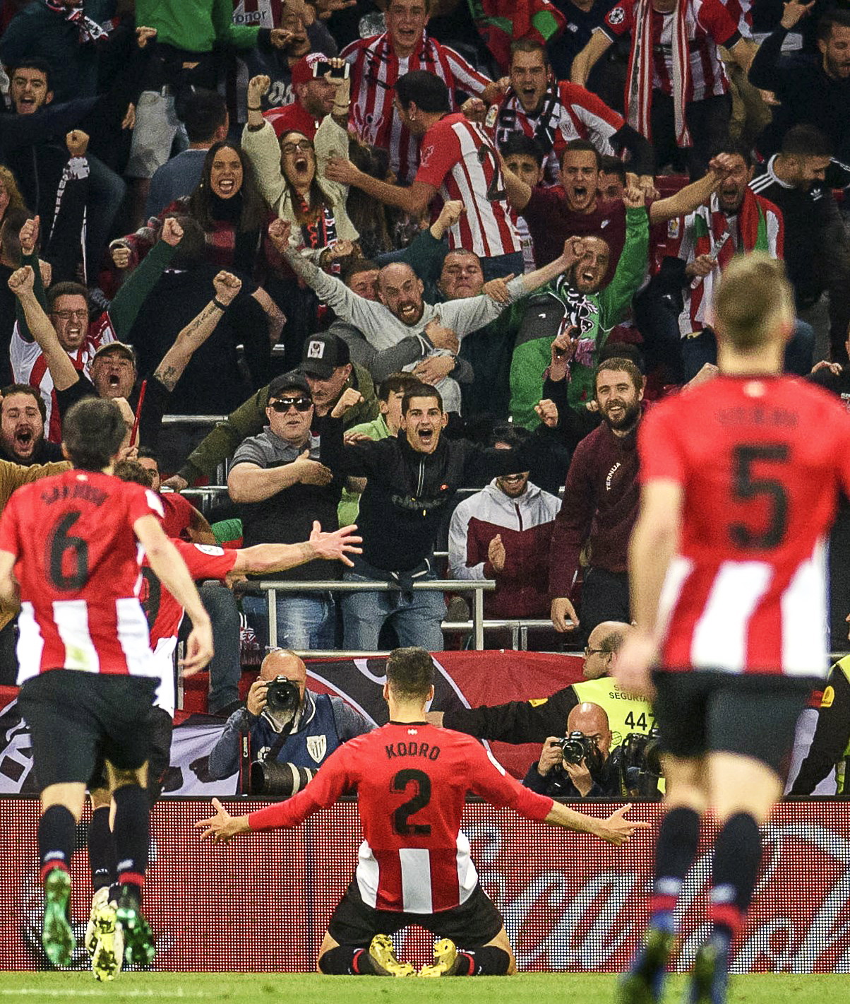 德转列本赛季30岁以上选手进球排行榜：凯恩领跑，...