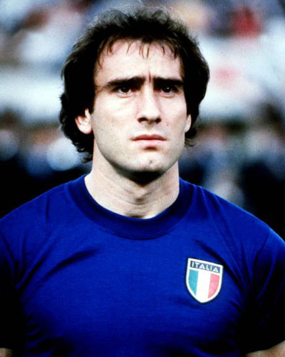 女生在校内打篮球技法惊人，男同学现场沸腾被实力圈粉