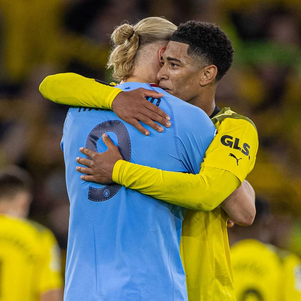 荷兰足协官方：小克鲁伊维特因伤缺战立陶宛，已经返回俱乐部